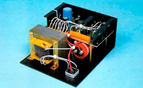 FUENTE DE ALIMENTACION LINEAL DE 120 w. FA-1